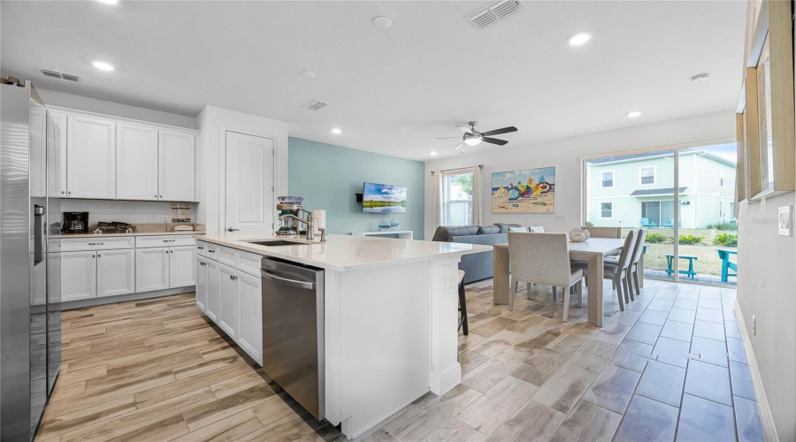 KISSIMMEE, Florida 34747, 4 Bedrooms Bedrooms, ,3 BathroomsBathrooms,Residential,For Sale,COCONUT,0,MFRO6280794