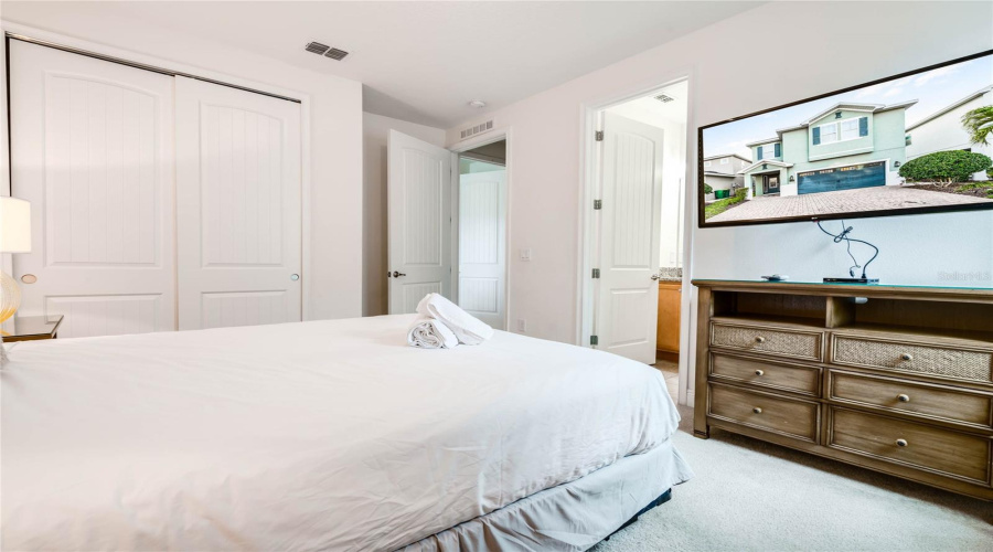 KISSIMMEE, Florida 34747, 8 Bedrooms Bedrooms, ,7 BathroomsBathrooms,Residential,For Sale,PENDANT,0,MFRS5120062