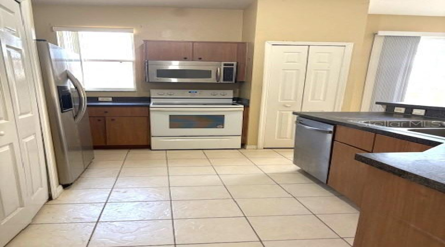 Kissimmee, Florida 34746, 4 Bedrooms Bedrooms, ,3 Bathroomsbathrooms,Residential,For Sale,Beach,Mfrs5120529