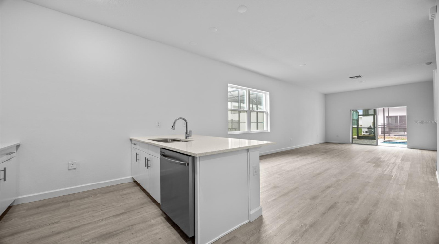 DAVENPORT, Florida 33896, 5 Bedrooms Bedrooms, ,4 BathroomsBathrooms,Residential,For Sale,TRIKOMO,MFRO6281040