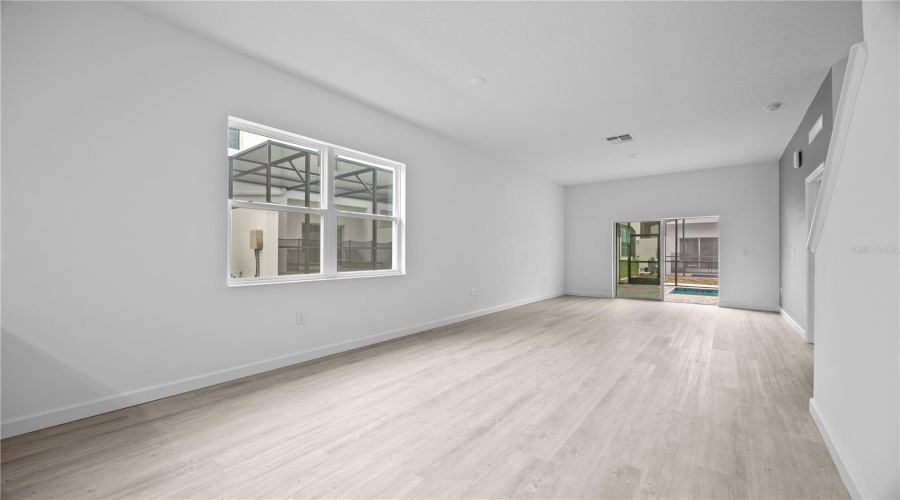 DAVENPORT, Florida 33896, 5 Bedrooms Bedrooms, ,4 BathroomsBathrooms,Residential,For Sale,TRIKOMO,MFRO6281040