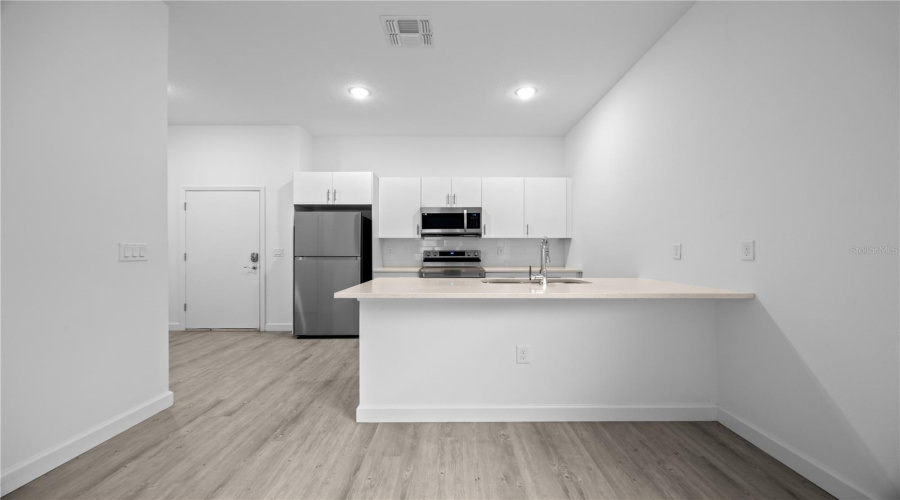 DAVENPORT, Florida 33896, 5 Bedrooms Bedrooms, ,4 BathroomsBathrooms,Residential,For Sale,TRIKOMO,MFRO6281040