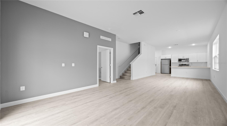 DAVENPORT, Florida 33896, 5 Bedrooms Bedrooms, ,4 BathroomsBathrooms,Residential,For Sale,TRIKOMO,MFRO6281040