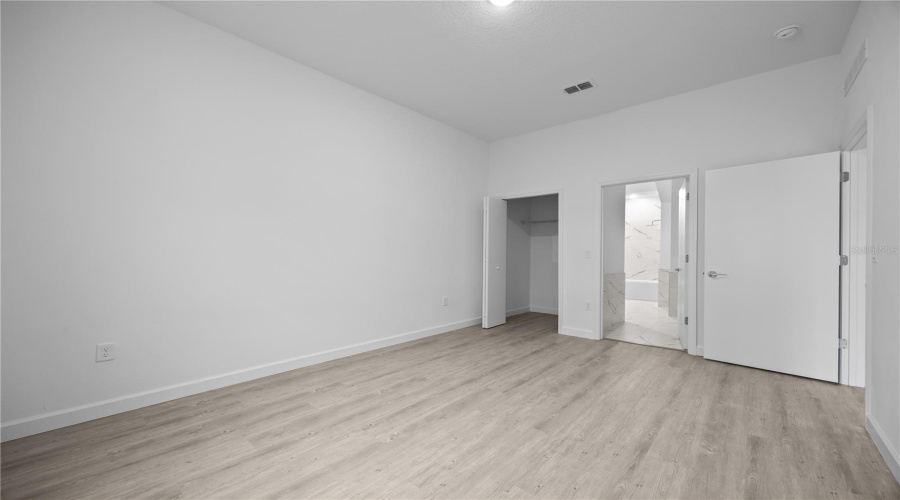 DAVENPORT, Florida 33896, 5 Bedrooms Bedrooms, ,4 BathroomsBathrooms,Residential,For Sale,TRIKOMO,MFRO6281040