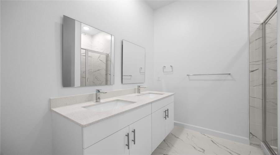 DAVENPORT, Florida 33896, 5 Bedrooms Bedrooms, ,4 BathroomsBathrooms,Residential,For Sale,TRIKOMO,MFRO6281040