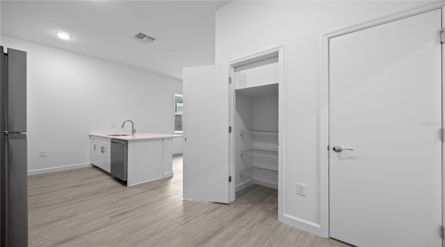 DAVENPORT, Florida 33896, 5 Bedrooms Bedrooms, ,4 BathroomsBathrooms,Residential,For Sale,TRIKOMO,MFRO6281040