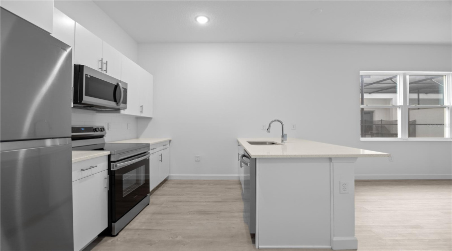 DAVENPORT, Florida 33896, 5 Bedrooms Bedrooms, ,4 BathroomsBathrooms,Residential,For Sale,TRIKOMO,MFRO6281040