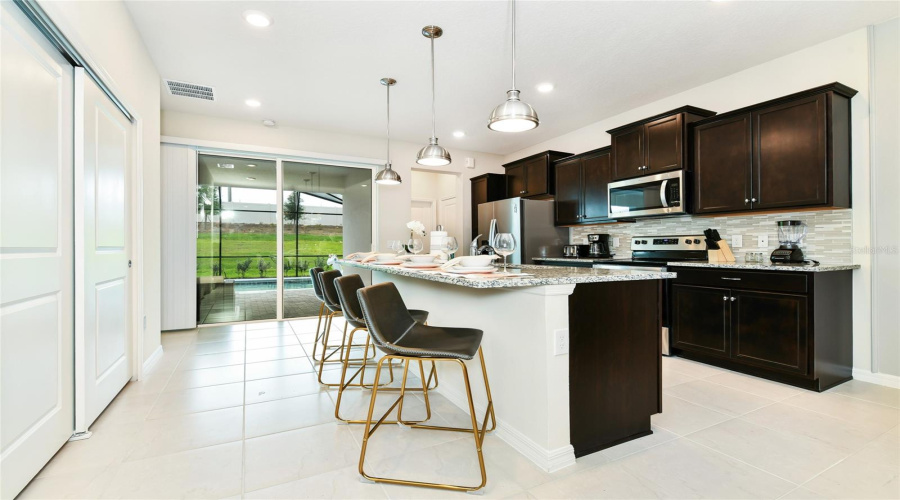 DAVENPORT, Florida 33897, 5 Bedrooms Bedrooms, ,5 BathroomsBathrooms,Residential,For Sale,LILAC,0,MFRO6281528