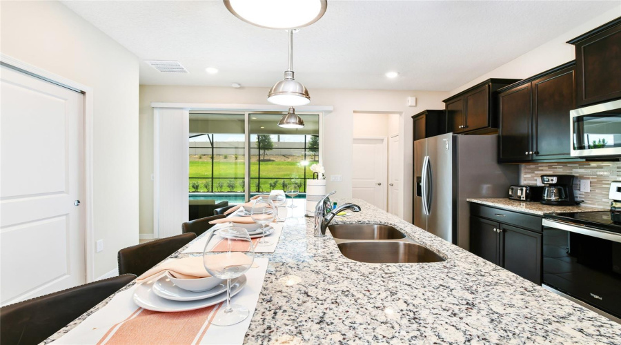 DAVENPORT, Florida 33897, 5 Bedrooms Bedrooms, ,5 BathroomsBathrooms,Residential,For Sale,LILAC,0,MFRO6281528