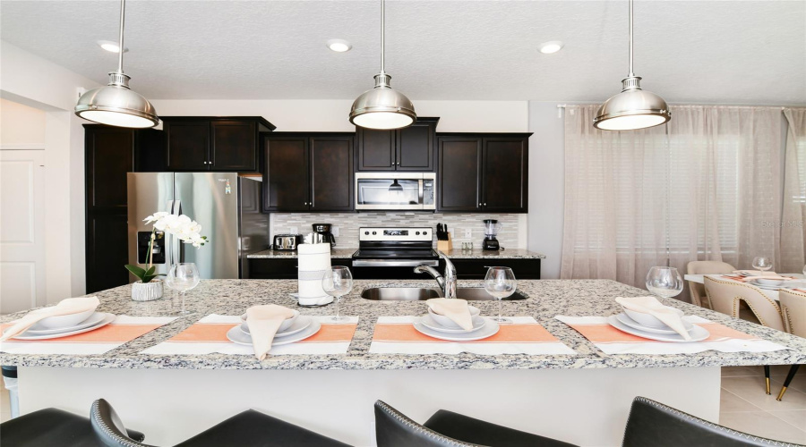 DAVENPORT, Florida 33897, 5 Bedrooms Bedrooms, ,5 BathroomsBathrooms,Residential,For Sale,LILAC,0,MFRO6281528