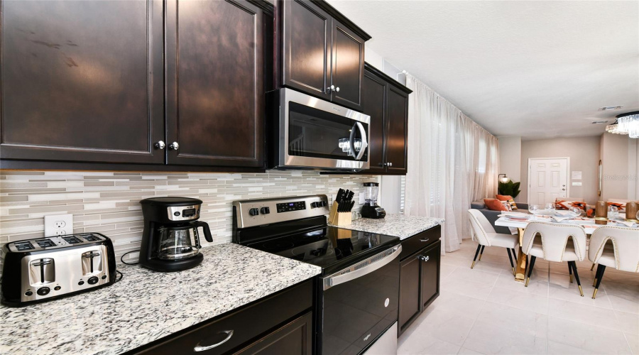 DAVENPORT, Florida 33897, 5 Bedrooms Bedrooms, ,5 BathroomsBathrooms,Residential,For Sale,LILAC,0,MFRO6281528