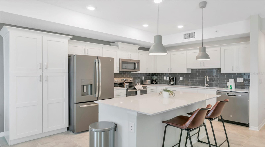 KISSIMMEE, Florida 34746, 2 Bedrooms Bedrooms, ,2 BathroomsBathrooms,Residential,For Sale,PARADOX,0,MFRO6281561