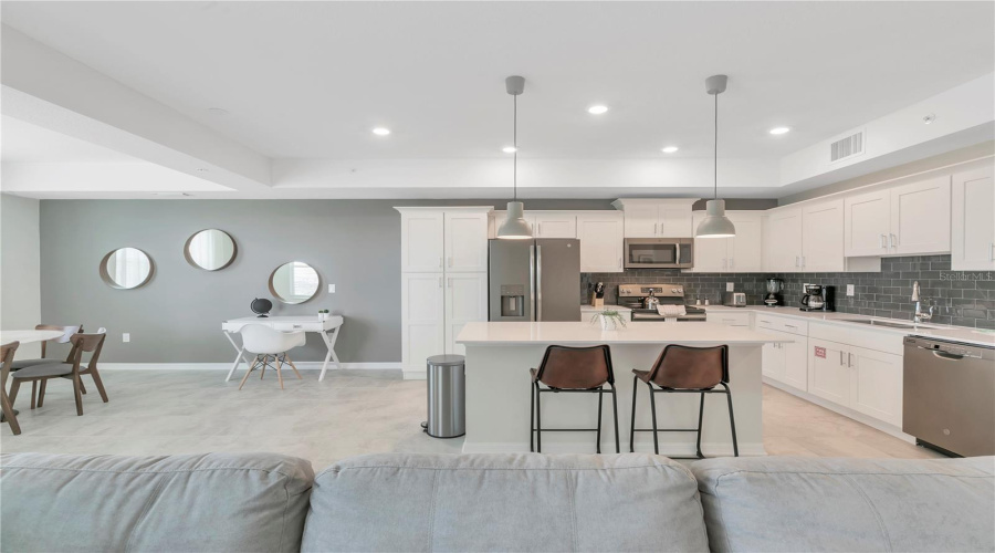 KISSIMMEE, Florida 34746, 2 Bedrooms Bedrooms, ,2 BathroomsBathrooms,Residential,For Sale,PARADOX,0,MFRO6281561
