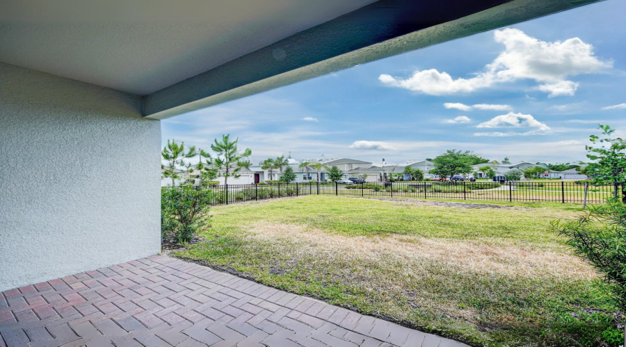 DAVENPORT, Florida 33837, 4 Bedrooms Bedrooms, ,3 BathroomsBathrooms,Residential,For Sale,FORTUNA,0,MFRO6281466