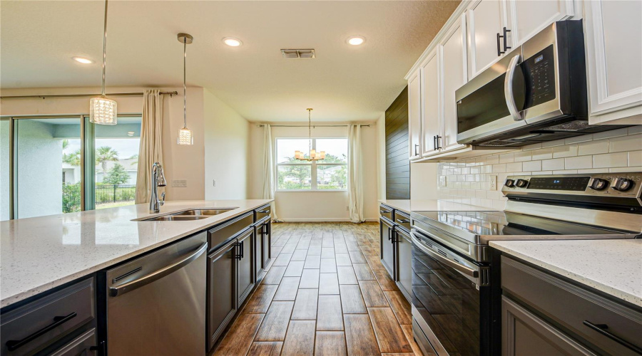 DAVENPORT, Florida 33837, 4 Bedrooms Bedrooms, ,3 BathroomsBathrooms,Residential,For Sale,FORTUNA,0,MFRO6281466