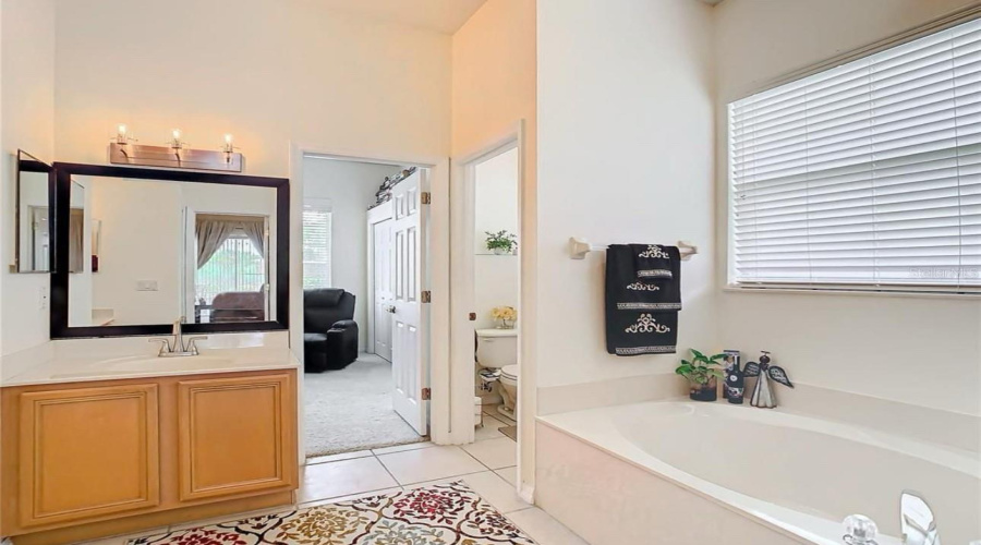 KISSIMMEE, Florida 34746, 4 Bedrooms Bedrooms, ,2 BathroomsBathrooms,Residential,For Sale,THE OAKS,MFRO6281585