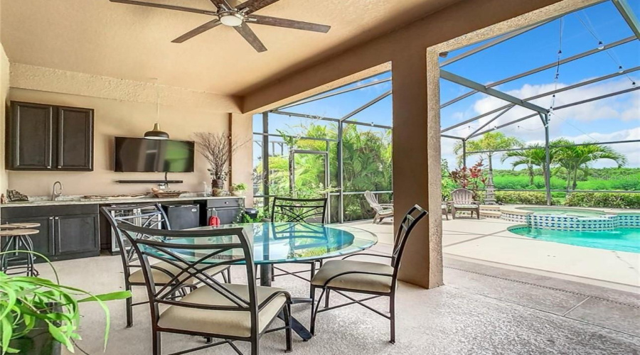 KISSIMMEE, Florida 34746, 4 Bedrooms Bedrooms, ,2 BathroomsBathrooms,Residential,For Sale,THE OAKS,MFRO6281585