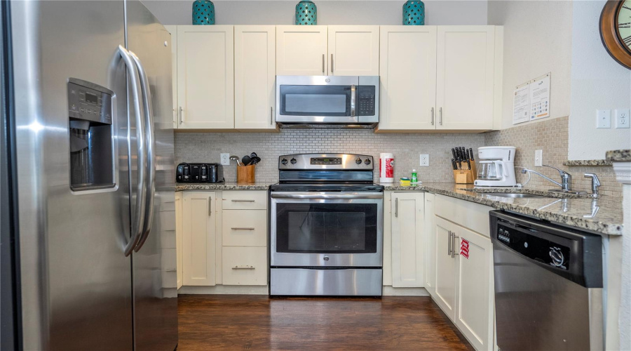 KISSIMMEE, Florida 34746, 4 Bedrooms Bedrooms, ,3 BathroomsBathrooms,Residential,For Sale,DIPLOMAT,0,MFRO6281547