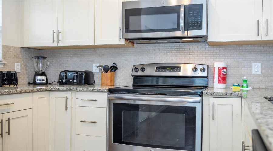 KISSIMMEE, Florida 34746, 4 Bedrooms Bedrooms, ,3 BathroomsBathrooms,Residential,For Sale,DIPLOMAT,0,MFRO6281547