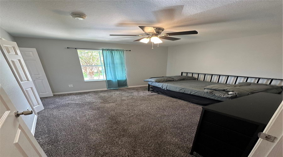 Davenport, Florida 33897, 4 Bedrooms Bedrooms, ,3 Bathroomsbathrooms,Residential,For Sale,Calabria,Mfrtb8349364