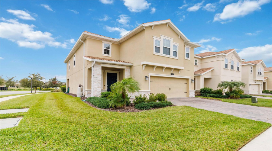 Davenport, Florida 33896, 4 Bedrooms Bedrooms, ,2 Bathroomsbathrooms,Residential,For Sale,Downswing,Mfro6281165