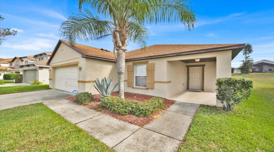 Davenport, Florida 33897, 3 Bedrooms Bedrooms, ,2 Bathroomsbathrooms,Residential,For Sale,Canna,Mfra4640995