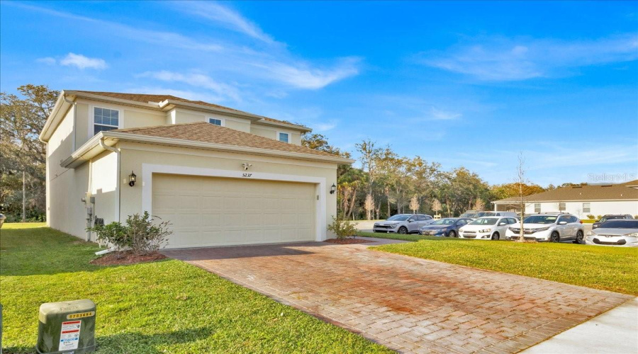 Kissimmee, Florida 34746, 4 Bedrooms Bedrooms, ,2 Bathroomsbathrooms,Residential,For Sale,Royal Point,Mfro6281431