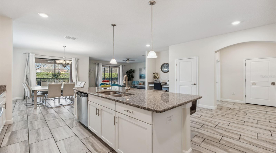 Davenport, Florida 33837, 6 Bedrooms Bedrooms, ,5 Bathroomsbathrooms,Residential,For Sale,Solterra,Mfrs5121088