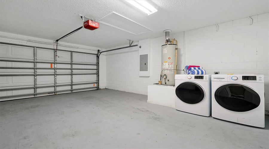 Garage/Launry Room