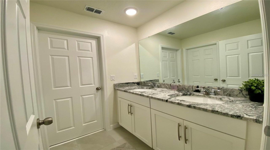 Kissimmee, Florida 34747, 6 Bedrooms Bedrooms, ,4 Bathroomsbathrooms,Residential,For Sale,Coconut Breeze,Mfro6282606