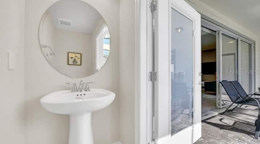 DAVENPORT, Florida 33897, 5 Bedrooms Bedrooms, ,4 BathroomsBathrooms,Residential,For Sale,LANA AVENUE,0,MFRO6283186