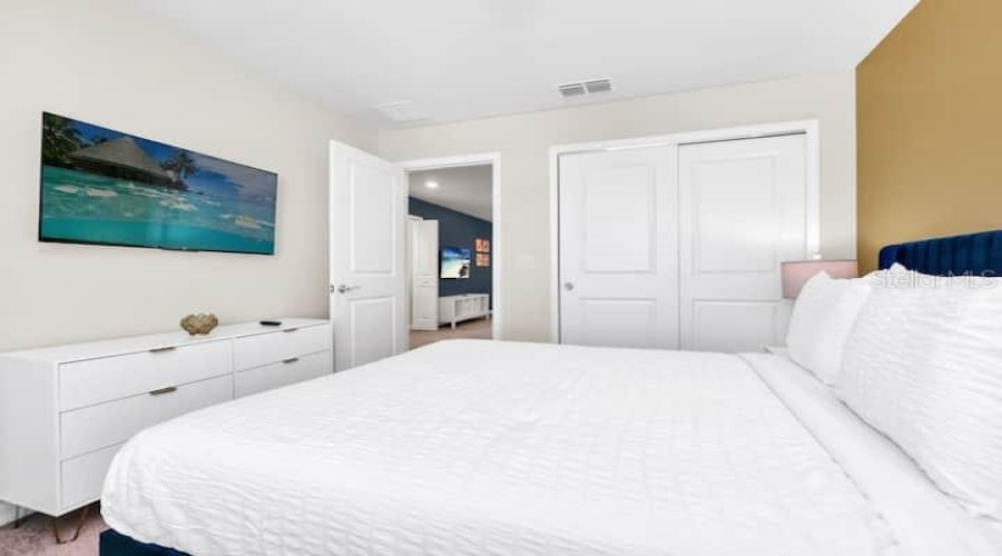 DAVENPORT, Florida 33897, 5 Bedrooms Bedrooms, ,4 BathroomsBathrooms,Residential,For Sale,LANA AVENUE,0,MFRO6283186