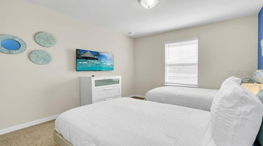 DAVENPORT, Florida 33897, 5 Bedrooms Bedrooms, ,4 BathroomsBathrooms,Residential,For Sale,LANA AVENUE,0,MFRO6283186