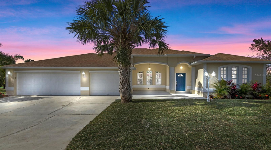 Davenport, Florida 33837, 3 Bedrooms Bedrooms, ,2 Bathroomsbathrooms,Residential,For Sale,Grand Reserve,Mfrtb8353478