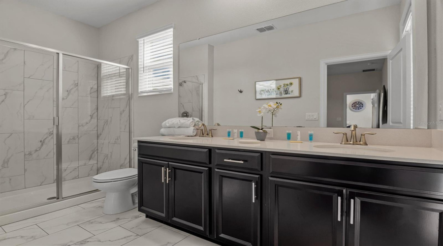 Davenport, Florida 33896, 5 Bedrooms Bedrooms, ,5 Bathroomsbathrooms,Residential,For Sale,Whistling Straits,Mfrs5121174