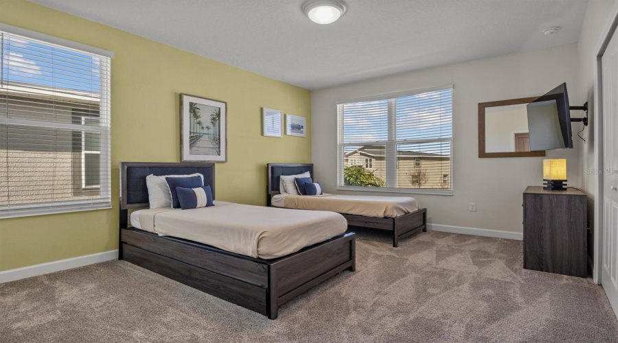 Davenport, Florida 33896, 5 Bedrooms Bedrooms, ,5 Bathroomsbathrooms,Residential,For Sale,Whistling Straits,Mfrs5121174