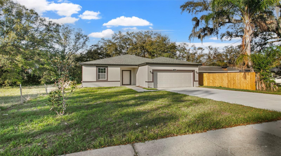 Davenport, Florida 33837, 3 Bedrooms Bedrooms, ,2 Bathroomsbathrooms,Residential,For Sale,Redding,Mfro6282847