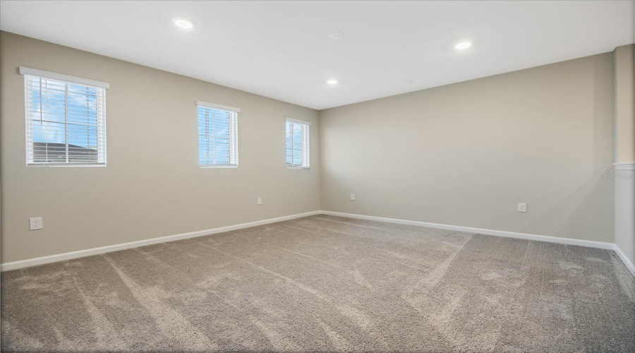 Davenport, Florida 33837, 5 Bedrooms Bedrooms, ,3 Bathroomsbathrooms,Residential,For Sale,Sugarwood,Mfrs5121228
