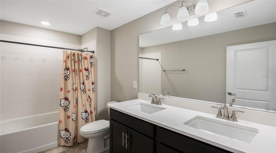 Davenport, Florida 33837, 5 Bedrooms Bedrooms, ,3 Bathroomsbathrooms,Residential,For Sale,Sugarwood,Mfrs5121228