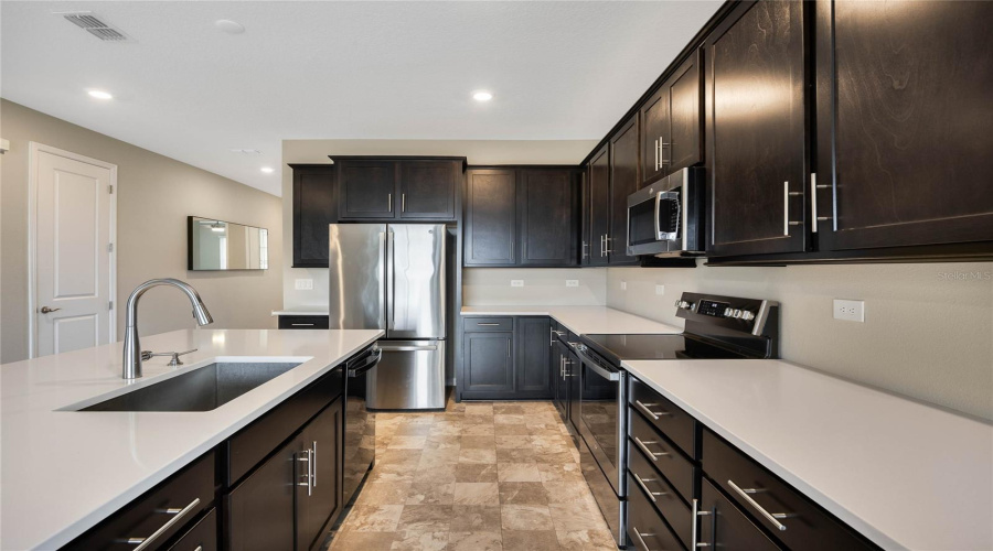 Davenport, Florida 33837, 5 Bedrooms Bedrooms, ,3 Bathroomsbathrooms,Residential,For Sale,Sugarwood,Mfrs5121228