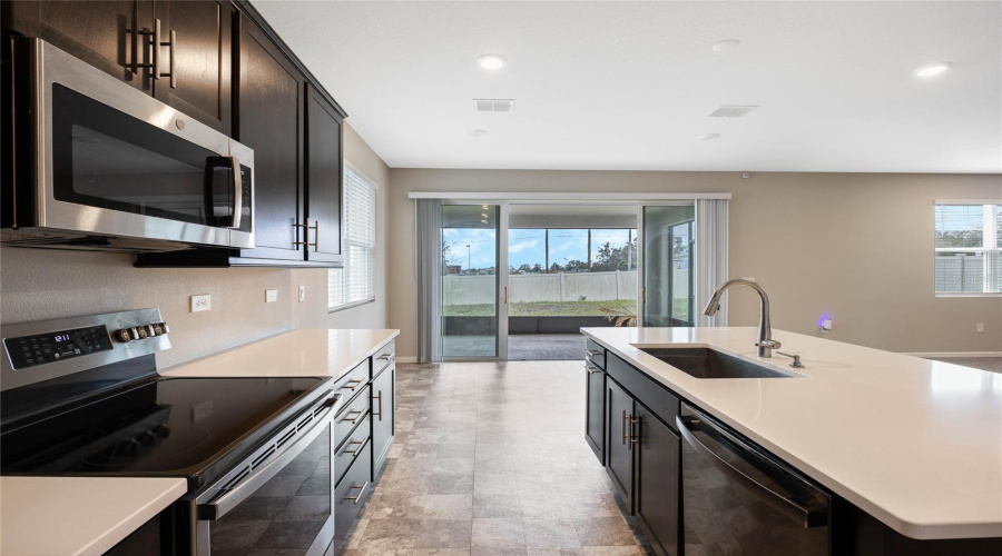 Davenport, Florida 33837, 5 Bedrooms Bedrooms, ,3 Bathroomsbathrooms,Residential,For Sale,Sugarwood,Mfrs5121228