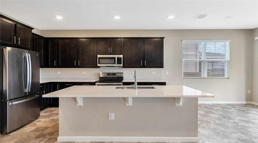 Davenport, Florida 33837, 5 Bedrooms Bedrooms, ,3 Bathroomsbathrooms,Residential,For Sale,Sugarwood,Mfrs5121228