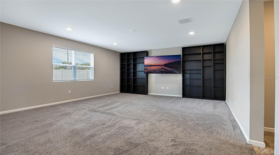 Davenport, Florida 33837, 5 Bedrooms Bedrooms, ,3 Bathroomsbathrooms,Residential,For Sale,Sugarwood,Mfrs5121228