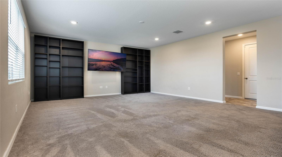 Davenport, Florida 33837, 5 Bedrooms Bedrooms, ,3 Bathroomsbathrooms,Residential,For Sale,Sugarwood,Mfrs5121228
