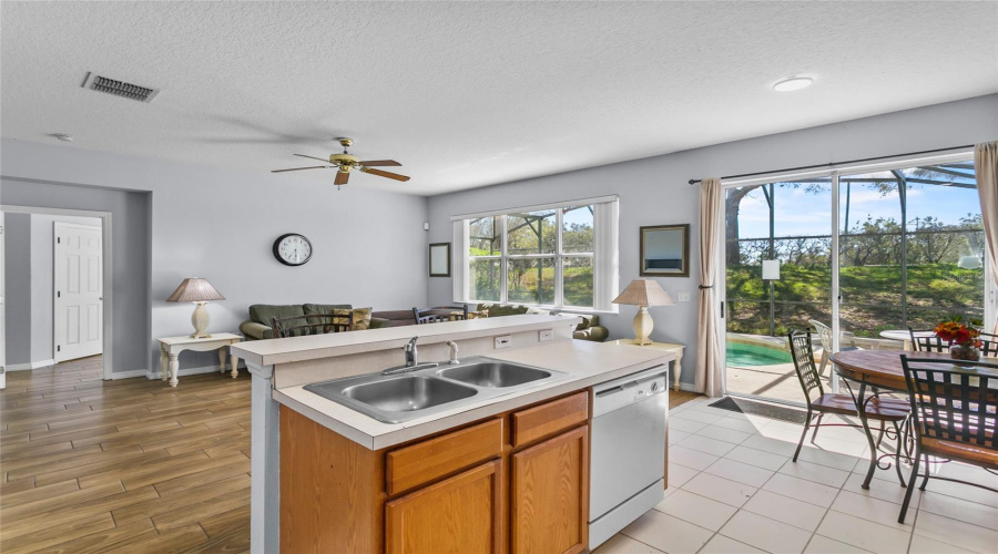 Davenport, Florida 33896, 4 Bedrooms Bedrooms, ,3 Bathroomsbathrooms,Residential,For Sale,Sand Ridge,Mfrs5121263