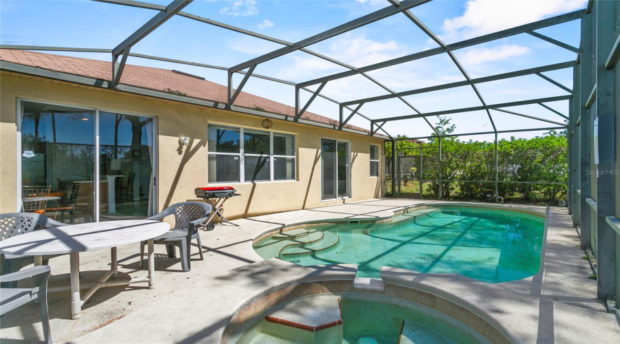 Davenport, Florida 33896, 4 Bedrooms Bedrooms, ,3 Bathroomsbathrooms,Residential,For Sale,Sand Ridge,Mfrs5121263