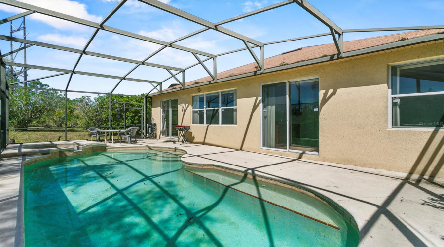 Davenport, Florida 33896, 4 Bedrooms Bedrooms, ,3 Bathroomsbathrooms,Residential,For Sale,Sand Ridge,Mfrs5121263