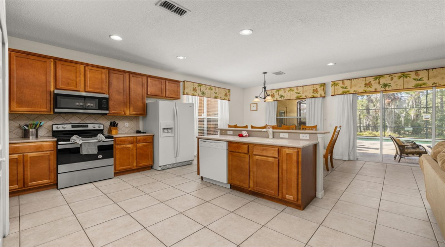 DAVENPORT, Florida 33837, 5 Bedrooms Bedrooms, ,3 BathroomsBathrooms,Residential,For Sale,TIGERLILY,0,MFRS5121236