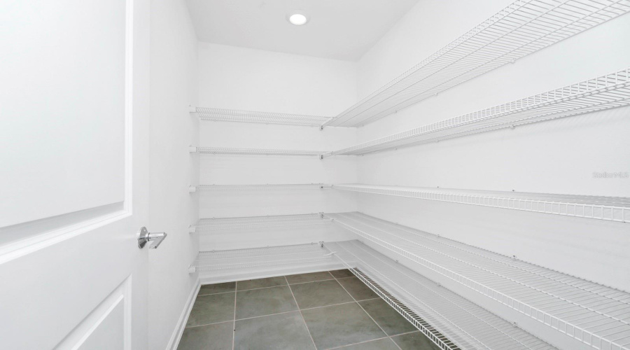 Davenport, Florida 33837, 6 Bedrooms Bedrooms, ,3 Bathroomsbathrooms,Residential,For Sale,Brave,Mfro6283629