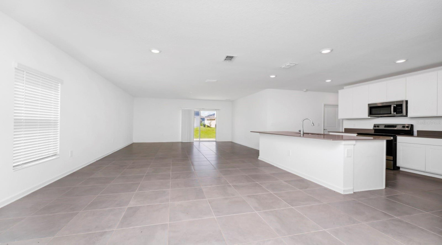 Davenport, Florida 33837, 6 Bedrooms Bedrooms, ,3 Bathroomsbathrooms,Residential,For Sale,Brave,Mfro6283629